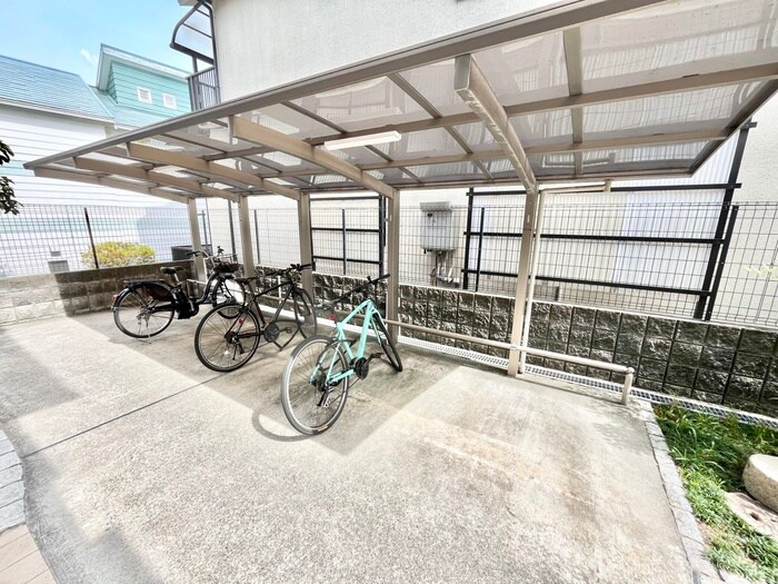 物件外観写真3　(駐輪場)