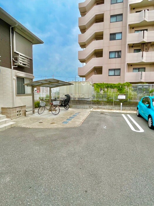 物件外観写真5　(駐輪場)