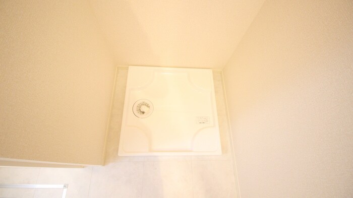 物件内観写真16　(洗濯機置場)