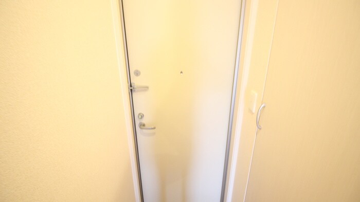 物件内観写真17　(玄関)