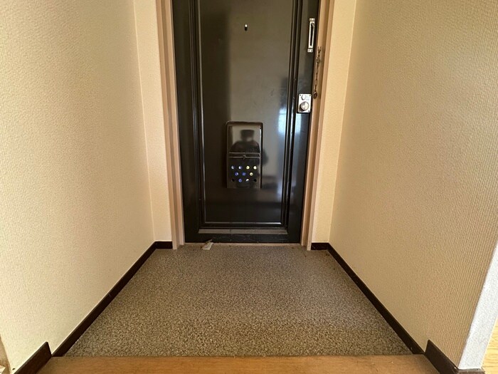 物件内観写真14　(玄関)
