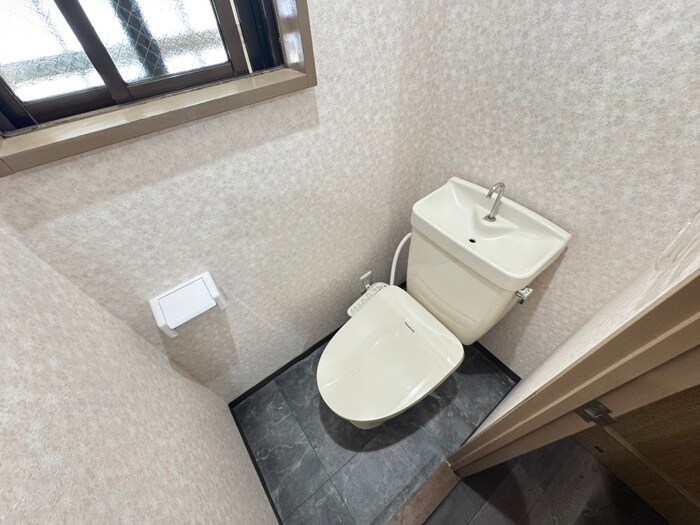 物件内観写真14　(トイレ)