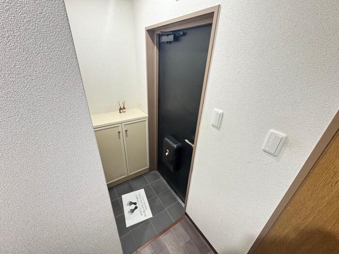 物件内観写真17　(玄関)