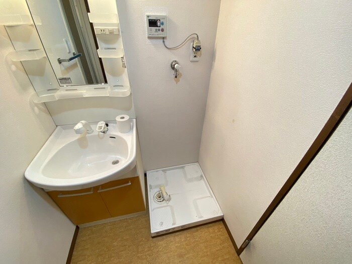 物件内観写真20　(洗濯機置場)