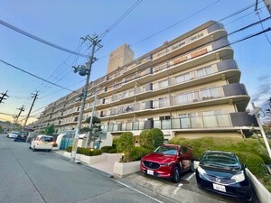 香里ケ丘ｶﾞｰﾃﾞﾝﾊｲﾂ第壱期棟(308)外観写真