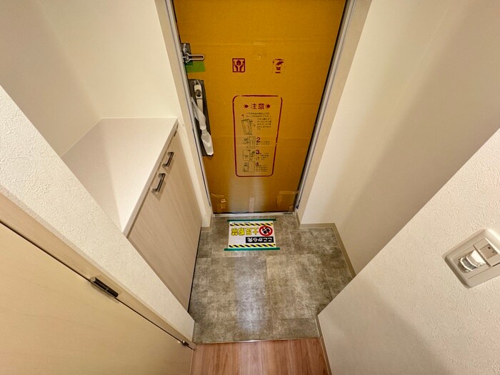物件内観写真14　(玄関)