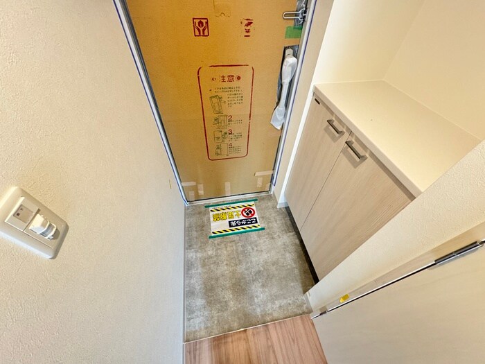 物件内観写真14　(玄関)