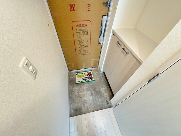 物件内観写真14　(玄関)