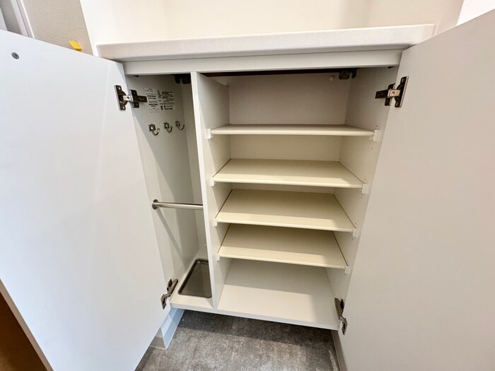 物件内観写真15　(靴箱)