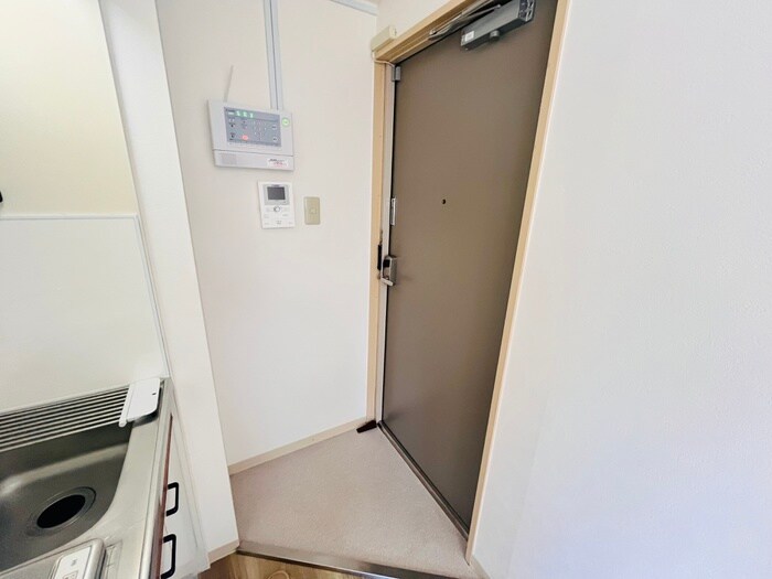 物件内観写真18　(玄関)