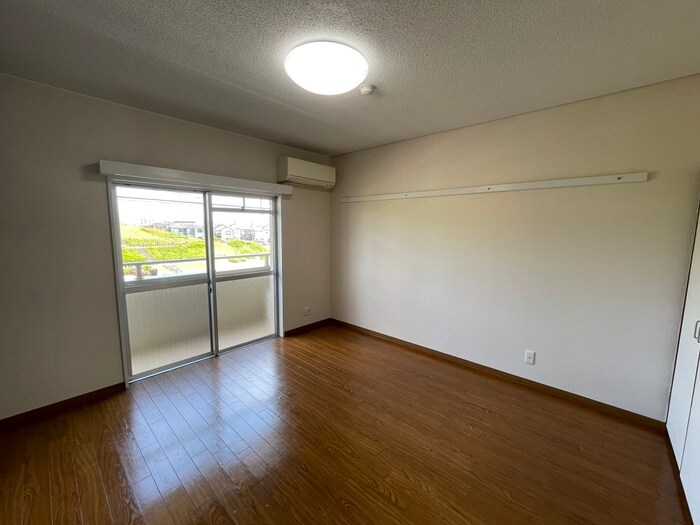 恵解山ハイツの居室