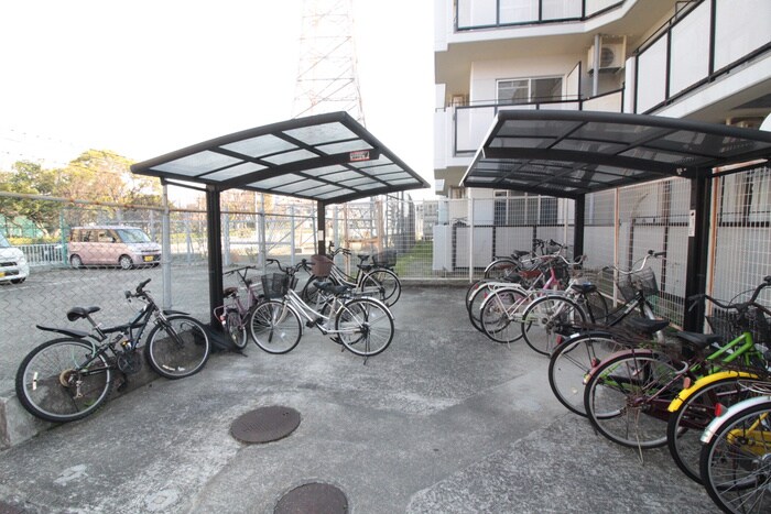 物件外観写真6　(駐輪場)