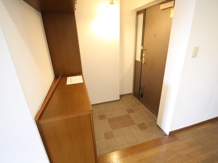 物件内観写真15　(玄関)