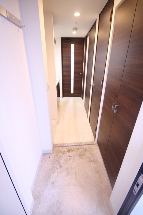 物件内観写真7　(玄関)