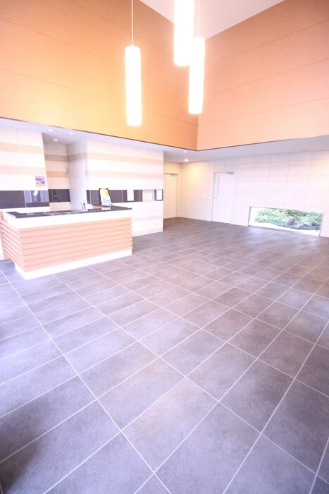 物件外観写真4　(エントランス部分)