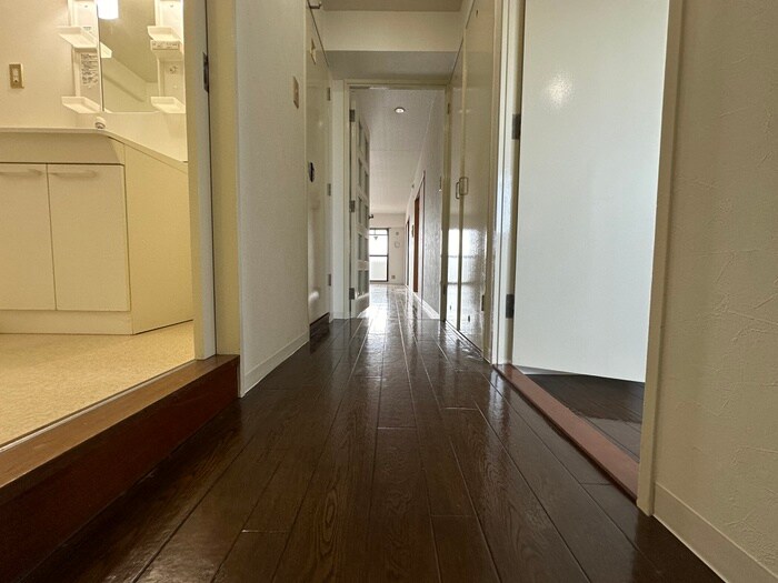 物件内観写真16　(廊下)