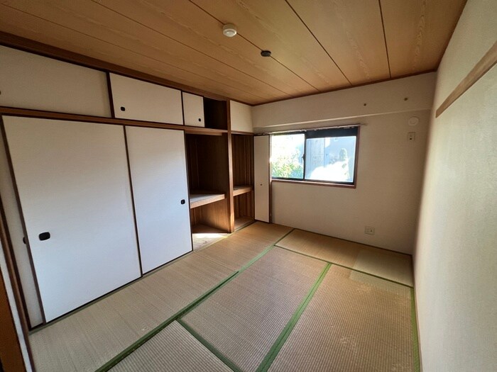 物件内観写真10　(居室)