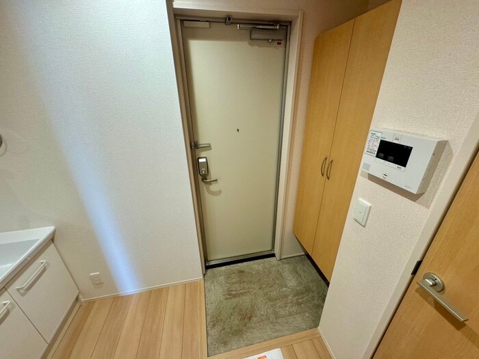物件内観写真14　(玄関)