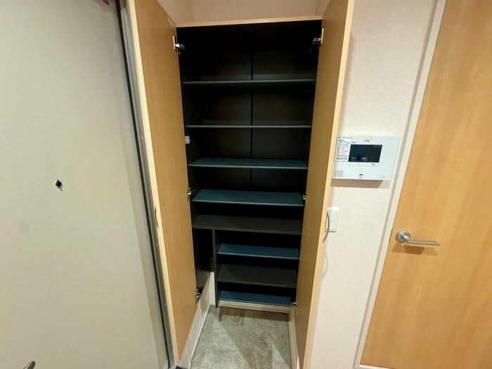 物件内観写真15　(靴箱)