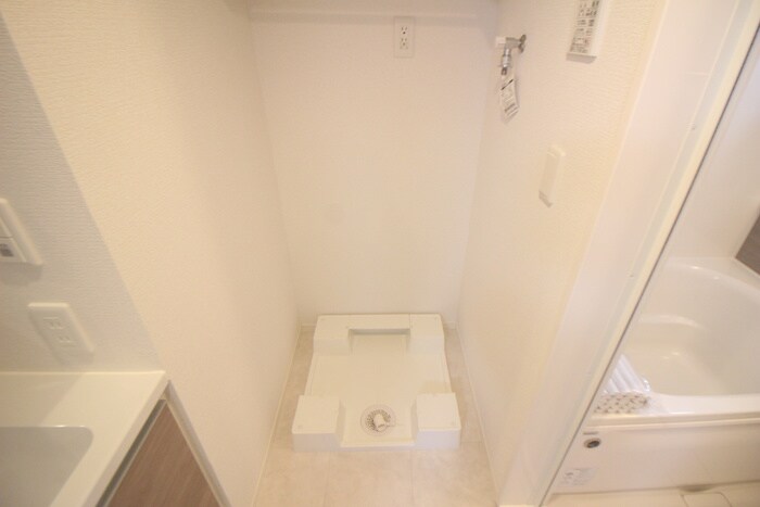 物件内観写真14　(洗濯機置場)