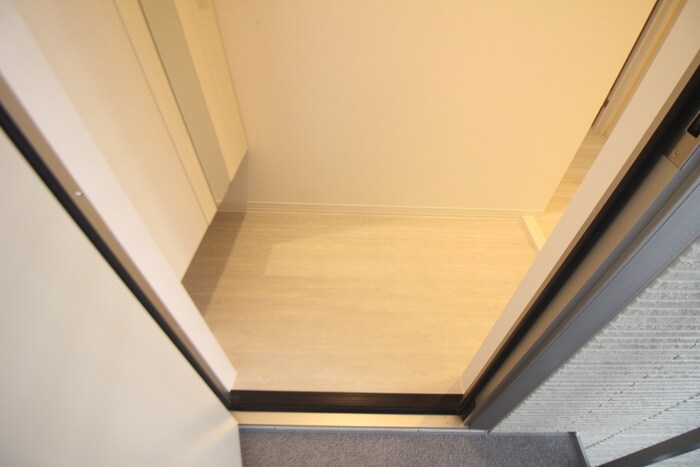 物件内観写真17　(玄関)