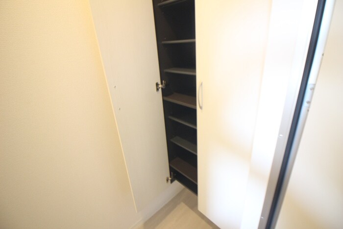 物件内観写真18　(靴箱)