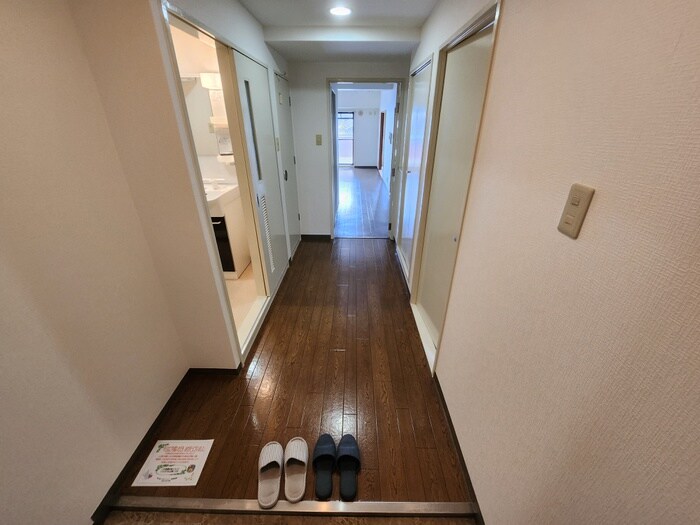 物件内観写真17　(廊下)