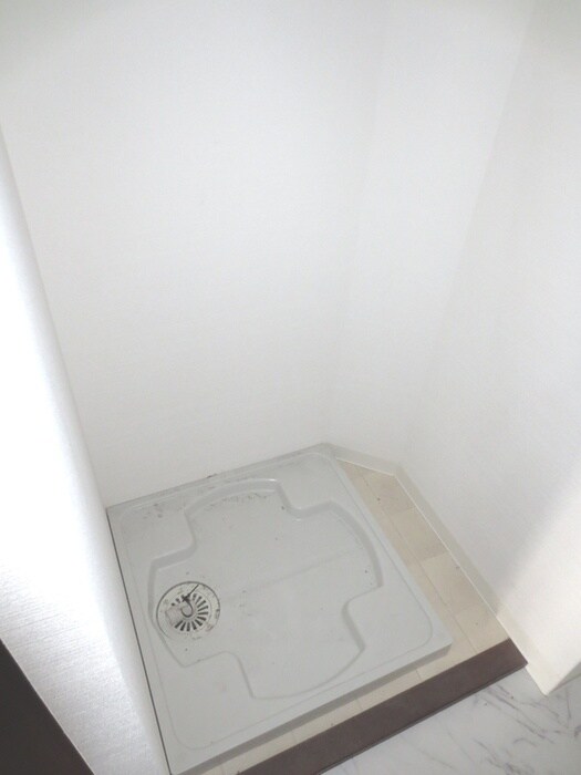 物件内観写真14　(洗濯機置場)