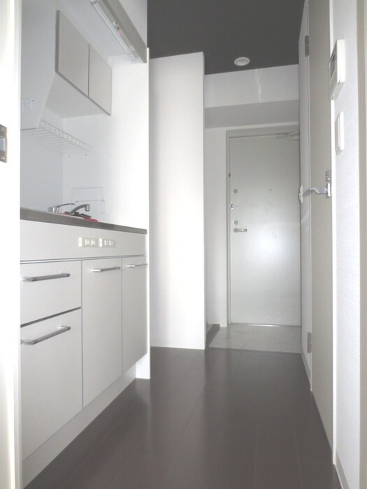 物件内観写真16　(廊下)