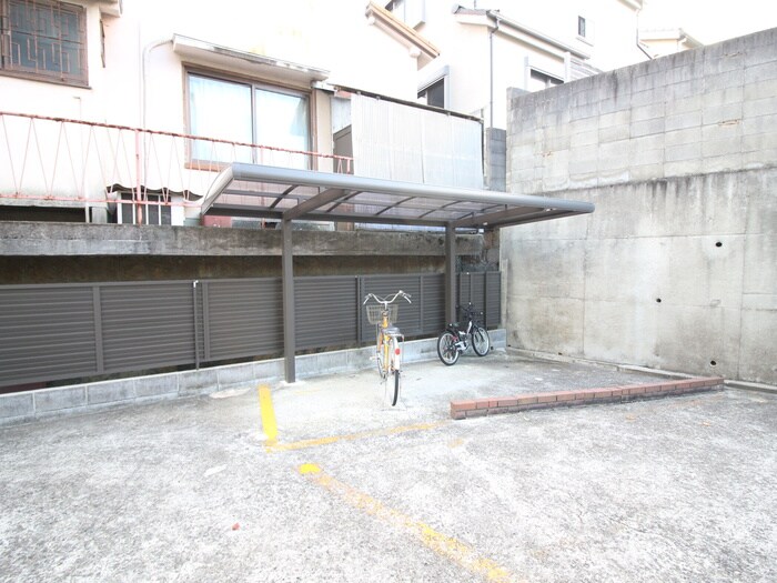 物件外観写真5　(駐輪場)