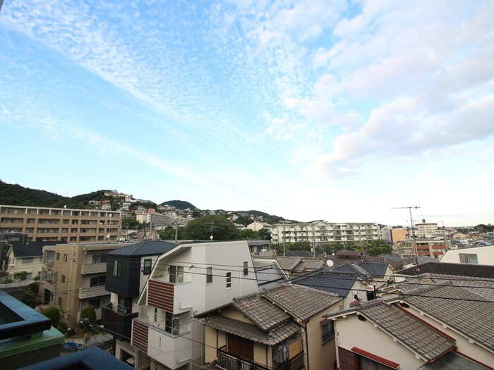 物件内観写真22　(室内からの展望)