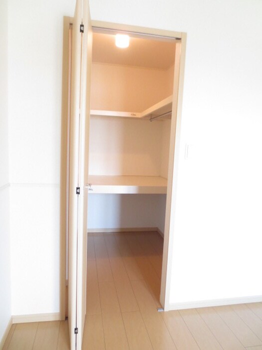 物件内観写真10　(収納)