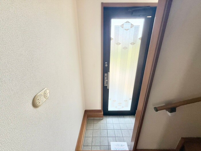 物件内観写真16　(玄関)