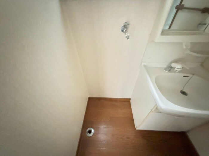 物件内観写真18　(洗濯機置場)