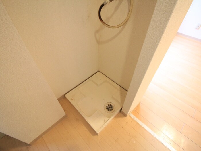 物件内観写真12　(洗濯機置場)