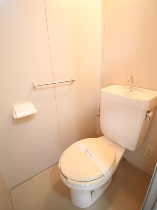 物件内観写真8　(トイレ)