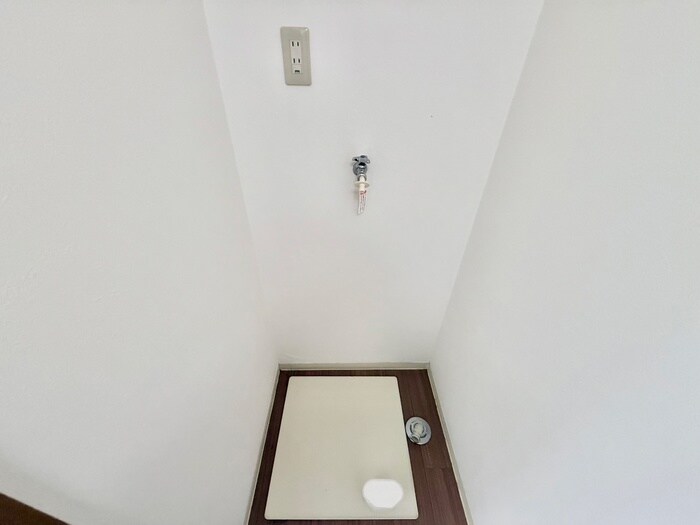 物件内観写真14　(洗濯機置場)