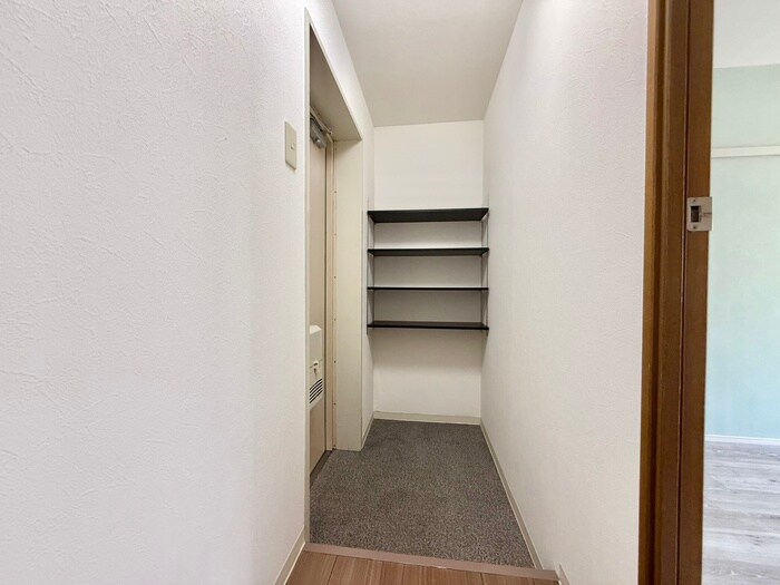 物件内観写真18　(玄関)