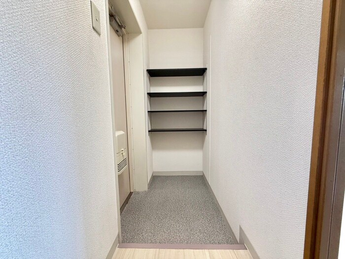 物件内観写真18　(玄関)