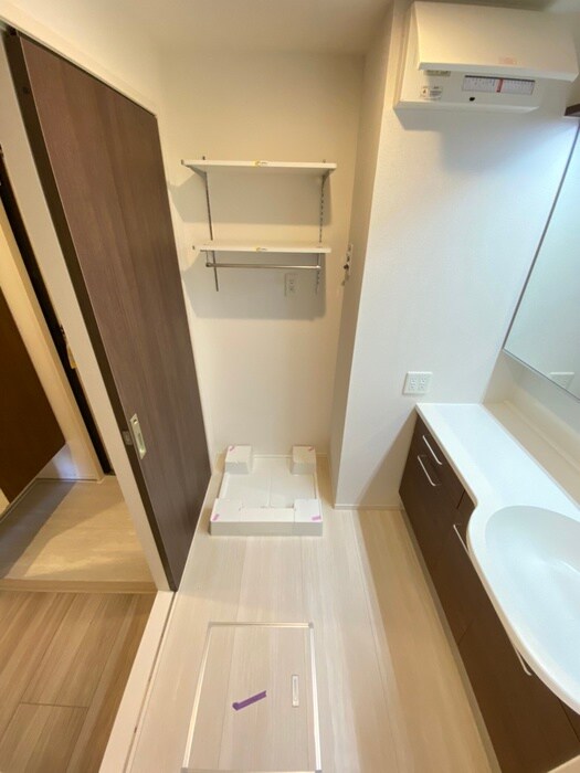 物件内観写真12　(洗濯機置場)