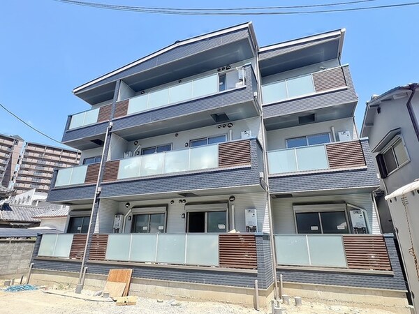 建築中