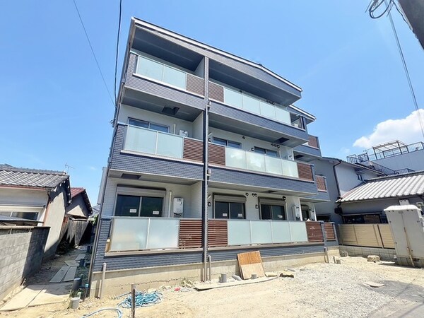 建築中