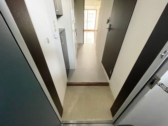 物件内観写真14　(玄関)