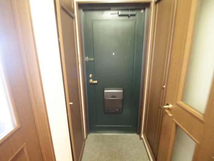 物件内観写真15　(玄関)