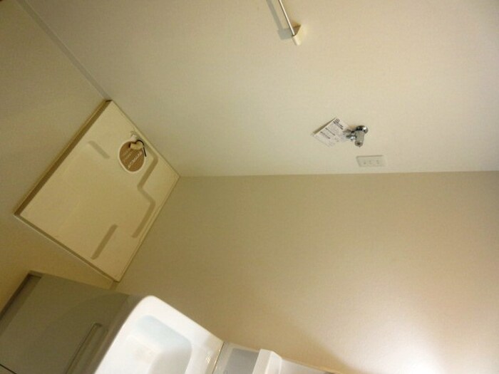 物件内観写真17　(洗濯機置場)