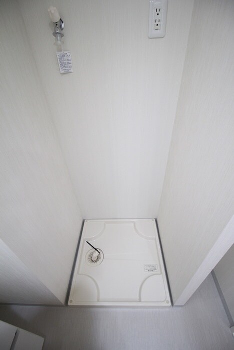 物件内観写真8　(洗濯機置場)