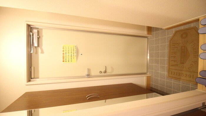 物件内観写真7　(玄関)