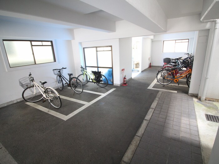 物件外観写真6　(駐輪場)