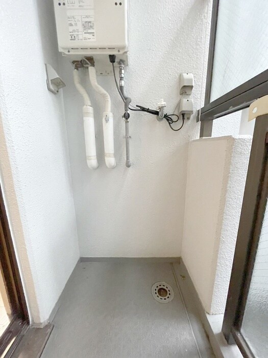 物件内観写真11　(洗濯機置場)