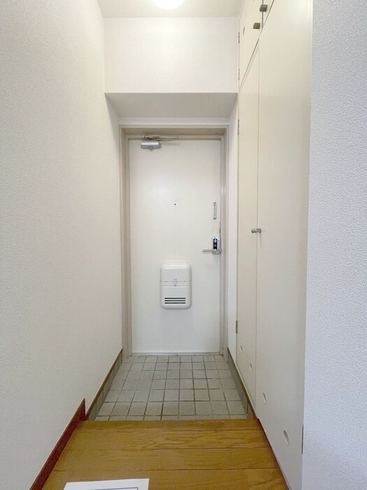 物件内観写真16　(玄関)